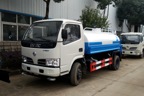 東風小卡3噸灑水車