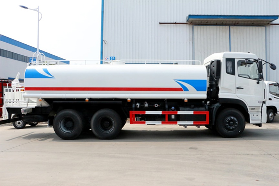 東風天龍20方灑水車