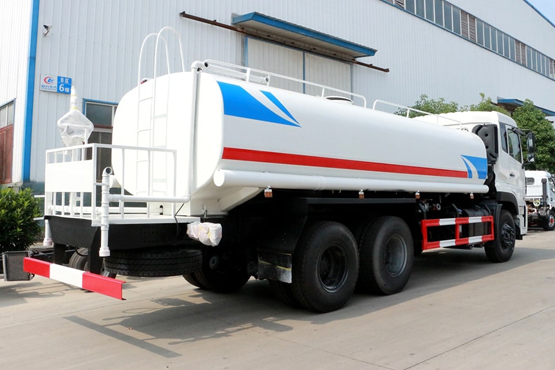 東風天龍20方灑水車