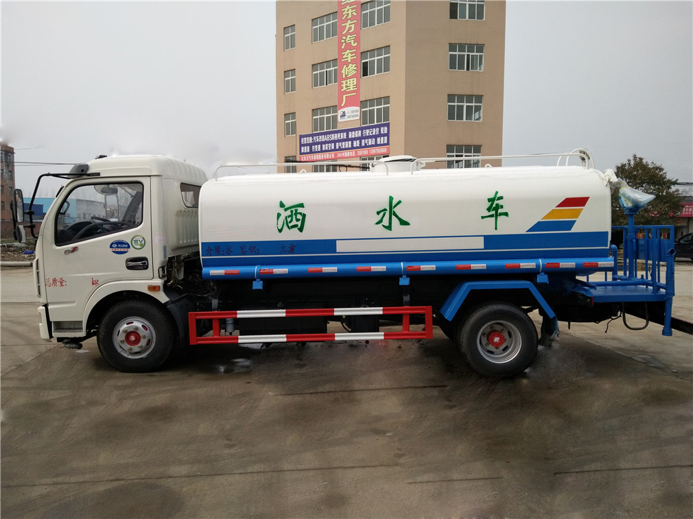 東風(fēng)多利卡（8方）灑水車