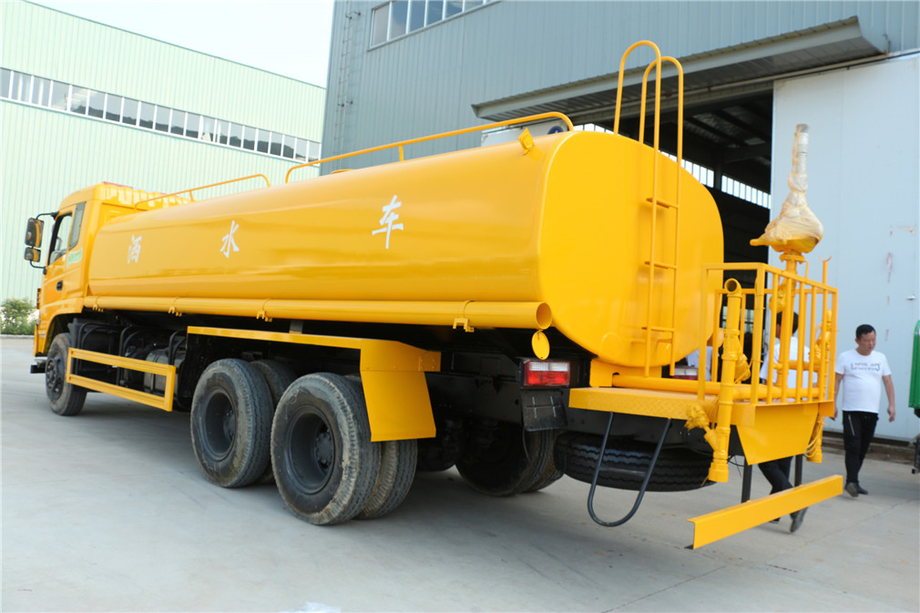 東風(fēng)特商灑水車(chē)（20方）