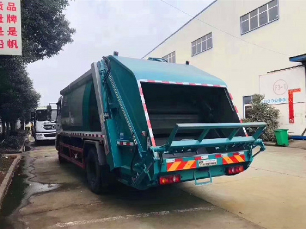 國(guó)六東風(fēng)天錦分類壓縮垃圾運(yùn)輸車