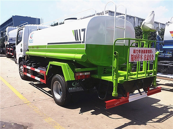 東風(fēng)多利卡5噸灑水車_國(guó)六3-6噸灑水車