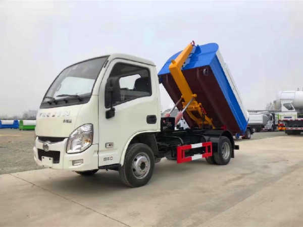 躍進(jìn)小福星國(guó)六3~4方車(chē)廂可卸（鉤臂）式垃圾車(chē)