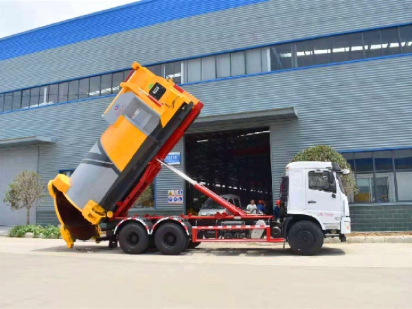 東風(fēng)專(zhuān)底D3L國(guó)六后雙橋車(chē)廂可卸（鉤臂）式垃圾車(chē)