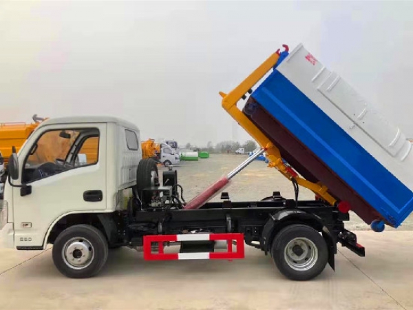 躍進(jìn)小福星國(guó)六3~4方車(chē)廂可卸（鉤臂）式垃圾車(chē)